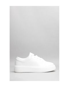 Sneakers In White Vegea