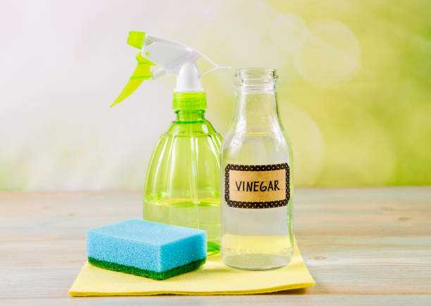 visual representation of vinegar and scrubber