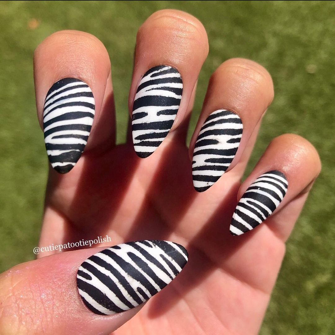 35+ Black And White Nails Art Design Ideas 💅 | Black and white nail designs,  Black nail designs, White nail designs
