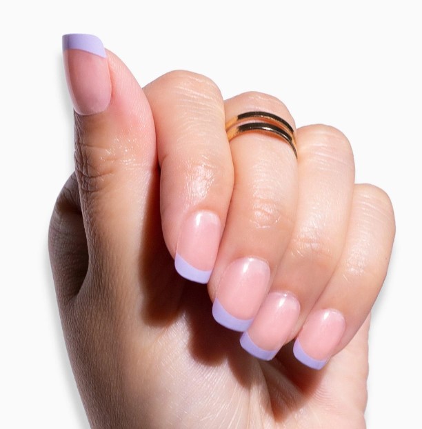 Aesthetic lilac French tip.