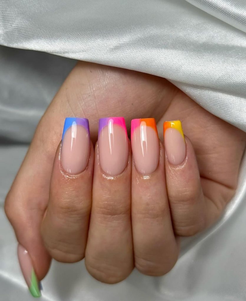 Color transition french tips