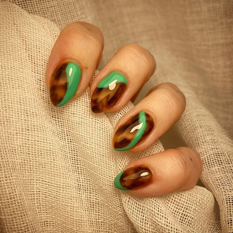 Rich and warm pecan and jade tones.