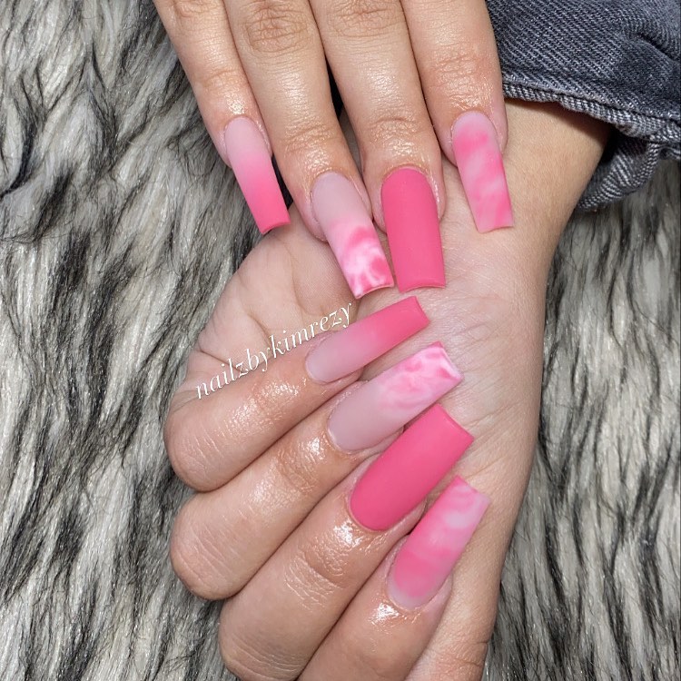 Light to dark shades of pink for a stunning gradient effect.
