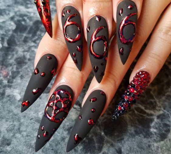 Elegant Gothic Nail Art