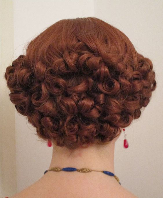 Vintage-inspired pin curls