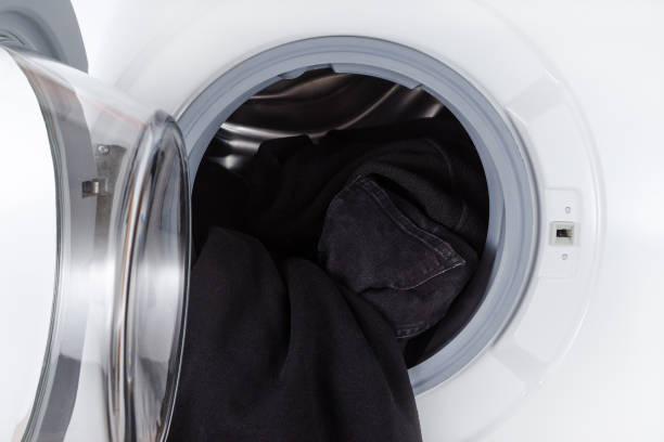 washing black clothes in washing machine