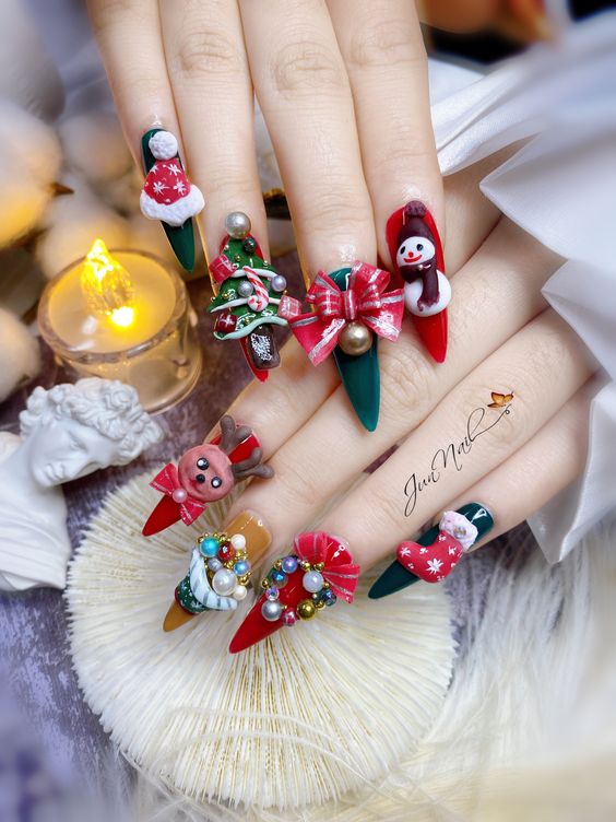 Christmas-inspired 3D Nails