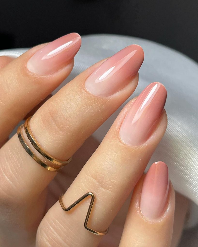 Peachy ombre glossy round.