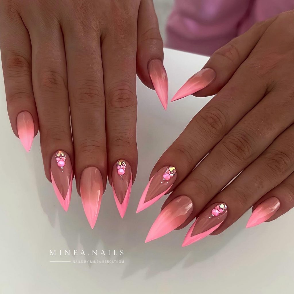 Subtle pink nude ombre nails for an elegant party style.