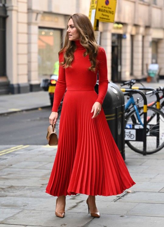 The All-Red Pleated Skirt Look