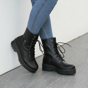 styling black boots
