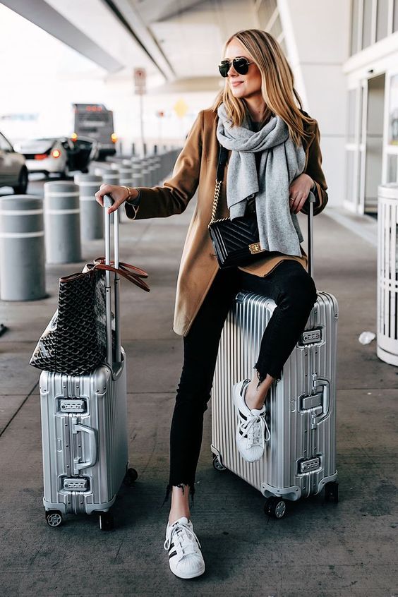 What to Wear to the Airport and Look Fabulous